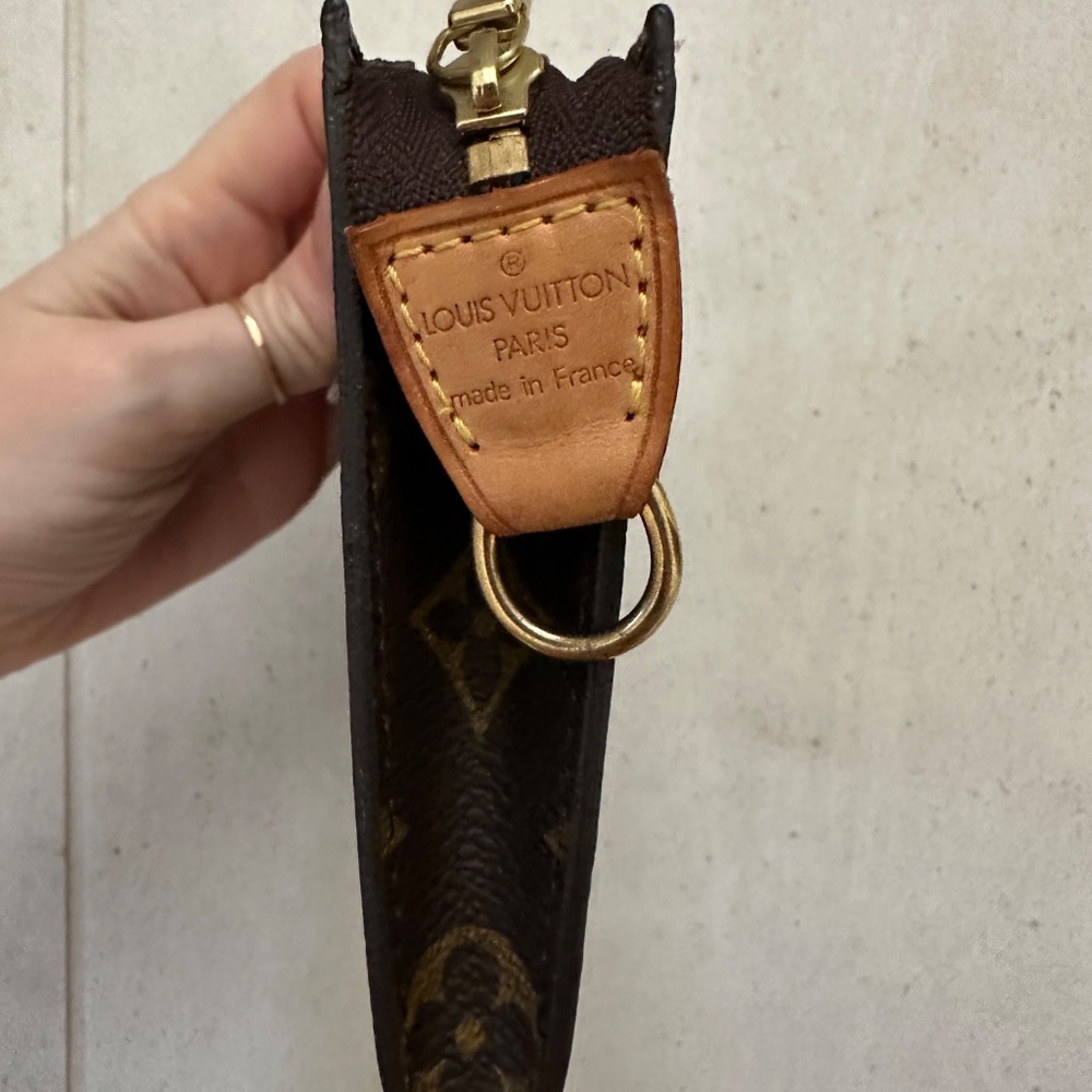 Auth Louis Vuitton Monogram Accessory Pouch - Picture 14 of 16